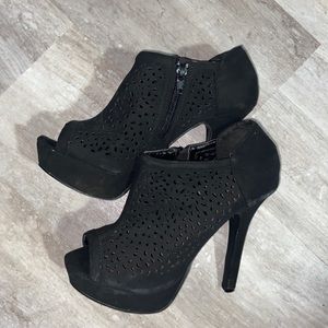 Black high heels!!